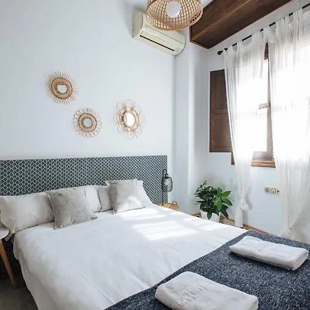 Homeyseville-preciosa Casa Santa Cruz 7pers Parking Optional Appartamento *