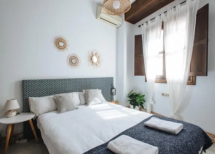 Homeyseville-preciosa Casa Santa Cruz 7pers Parking Optional Appartamento *